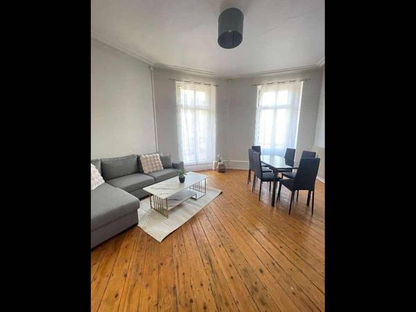 Colocation / Appartement 5 pièces de 111 m², Strasbourg, Place Sainte-Aurélie / Photo 2