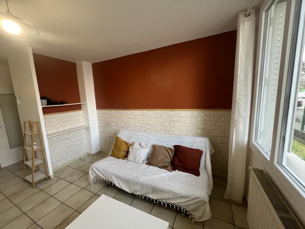 Colocation / Appartement 4 pièces de 61 m², Grenoble, Rue Henri Dunant / Photo 2