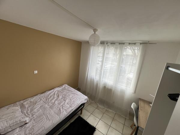 Colocation / Appartement 4 pièces de 61 m², Grenoble, Rue Henri Dunant / Photo 9