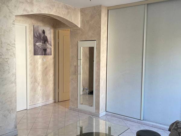 Chambre chez l'habitant / Appartement 1 pièce, Vénissieux / Photo 2