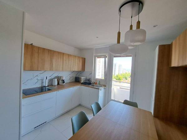 Colocation / Appartement 5 pièces de 116 m², Strasbourg, Avenue du Général de Gaulle / Photo 2