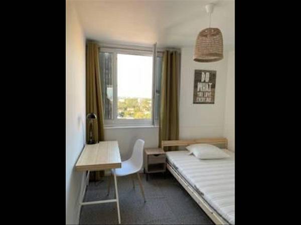Colocation / Appartement 5 pièces de 80 m², Bron, Rue Edouard Branly / Photo 3