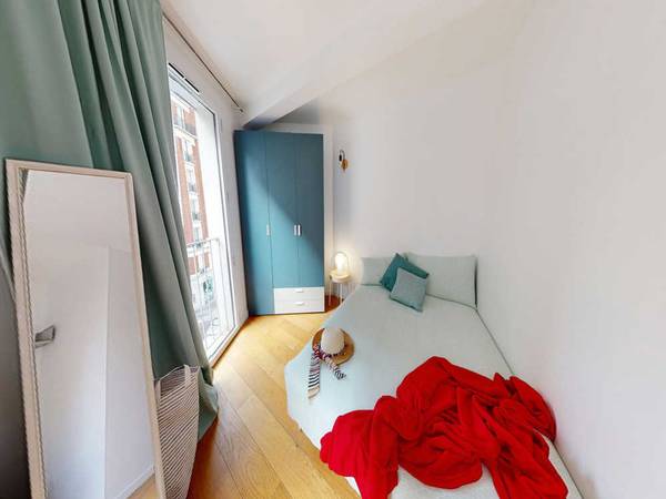 Colocation / Appartement 5 pièces de 110 m², Paris, Rue de Belleville / Photo 2