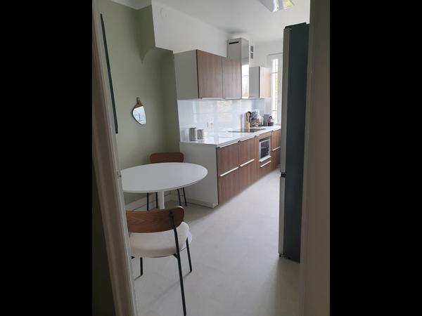 Colocation / Appartement 4 pièces de 85 m², Tassin-la-Demi-Lune, Avenue de la République / Photo 2