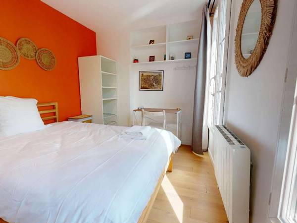 Colocation / Appartement 3 pièces de 57 m², Paris, Rue des Cloys / Photo 2