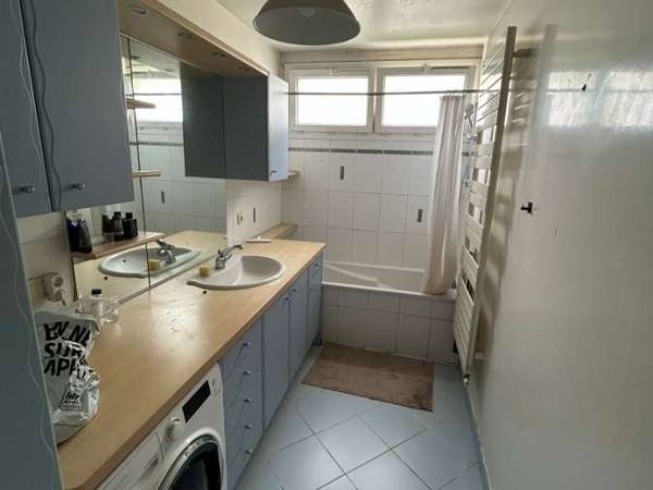 Colocation / Appartement 7 pièces de 96 m², Courbevoie, Rue Pierre Brossolette / Photo 2