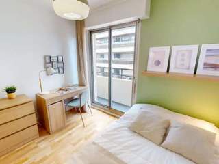Colocation / Appartement 6 pièces de 82 m², Paris, Rue de l'Eglise