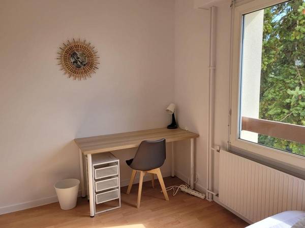 Colocation / Appartement 5 pièces de 80 m², Cergy, Rue de la Justice Orange / Photo 2