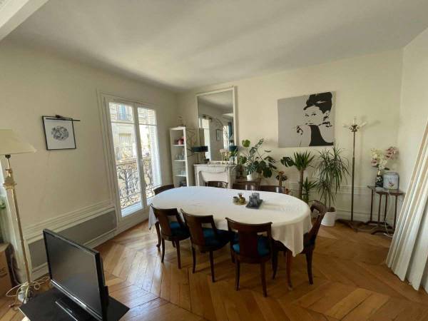 Colocation / Appartement 3 pièces de 64 m², Paris, Rue Hégésippe Moreau / Photo 2