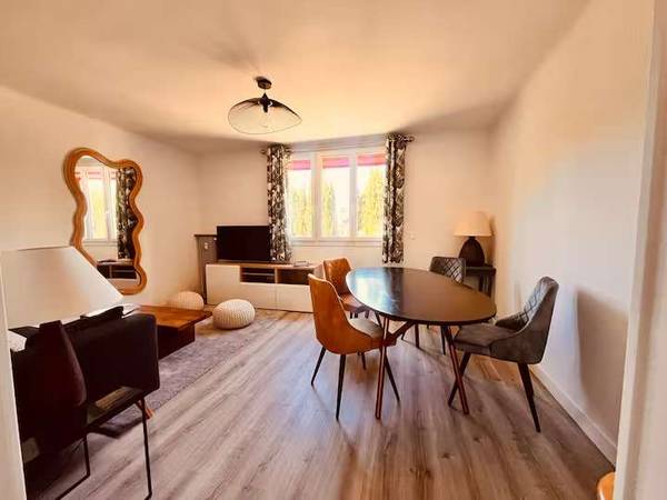 Colocation / Appartement 3 pièces de 58 m², Nîmes, Rue de Beaucaire / Photo 2