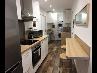 Colocation / Appartement 5 pièces de 79 m², Paris, Rue Rebeval