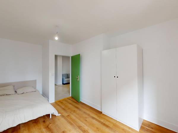 Colocation / Appartement 5 pièces de 90 m², Grenoble, Rue de Stalingrad / Photo 2