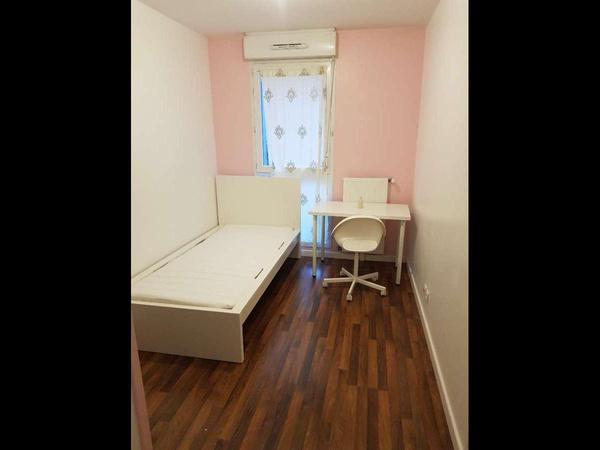 Colocation / Appartement 5 pièces de 95 m², Massy, Rue Léonard de Vinci / Photo 7