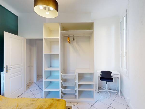 Colocation / Appartement 4 pièces de 85 m², Toulon, Boulevard Léon Bourgeois / Photo 2