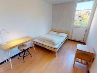 Colocation / Appartement 5 pièces de 112 m², Grenoble, Place des Géants