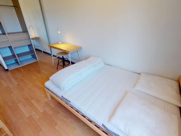 Colocation / Appartement 5 pièces de 112 m², Grenoble, Place des Géants / Photo 2