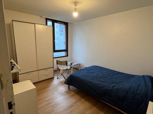 Colocation / Appartement 4 pièces de 77 m², Ivry-sur-Seine, Rue Pierre Et Marie Curie / Photo 2