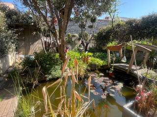 Room in a live-in landlord's home, 6 rooms duplex, Marseille