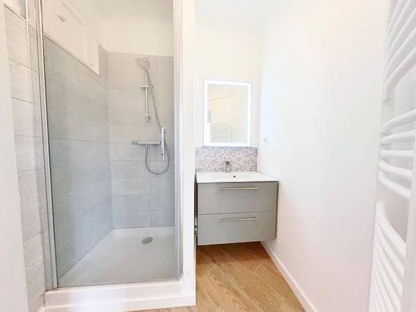 Colocation / Appartement 3 pièces de 50 m², Marseille, Rue Ferrari / Photo 3