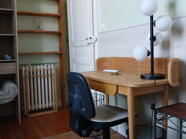 Chambre chez l'habitant / Maison 6 pièces de 190 m², Bordeaux, Rue Baudrimont / Photo 2