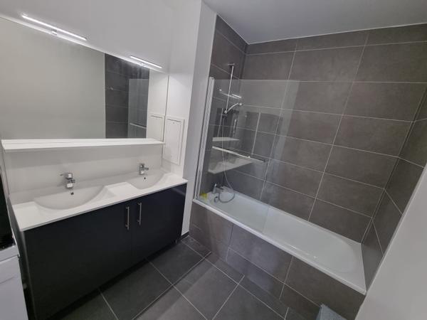 Colocation / Appartement 5 pièces de 109 m², Bobigny, Rue Layla Zana / Photo 2