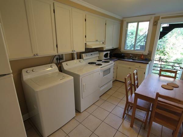Colocation / Appartement 4 pièces de 80 m², Montréal / Photo 2