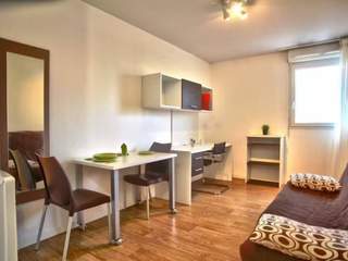 Location / 2 rooms residence · 32 m², Marseille, 75 Rue Hoche