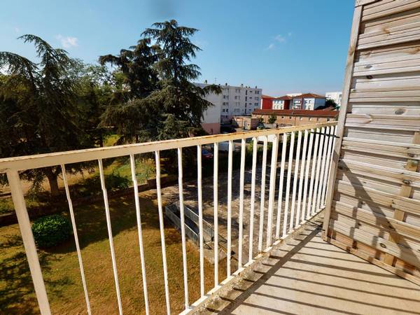 Colocation / Appartement 4 pièces de 66 m², Vénissieux, Avenue Jacques Duclos / Photo 2