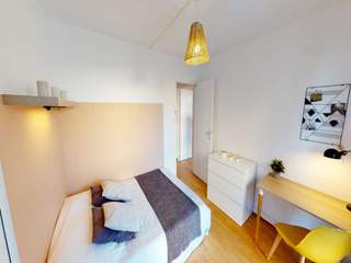 Colocation / Appartement 6 pièces de 150 m², Paris, Rue Juge