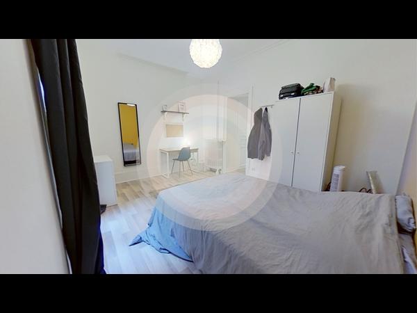 Colocation / Appartement 6 pièces de 107 m², Paris, Rue du Faubourg Saint-Denis / Photo 2