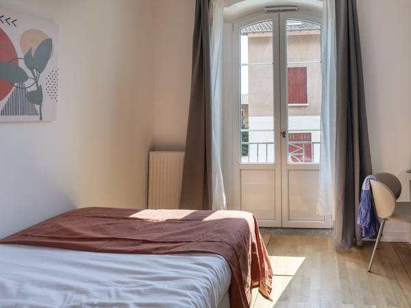 Colocation / Maison 7 pièces de 131 m², Lyon, Rue Bonnand / Photo 2