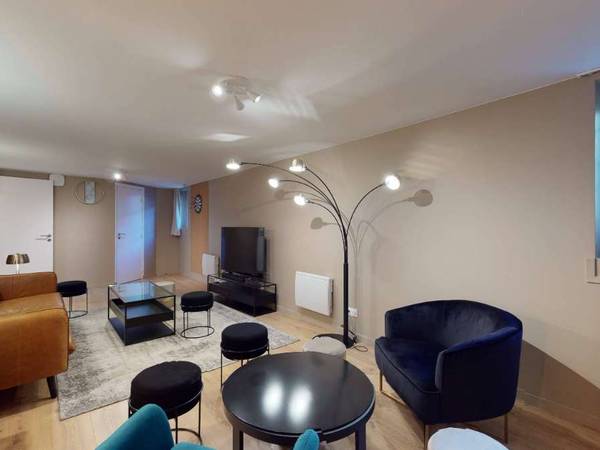 Colocation / Maison 10 pièces de 255 m², Pantin, Rue Honoré D’Estienne D’Orves / Photo 2