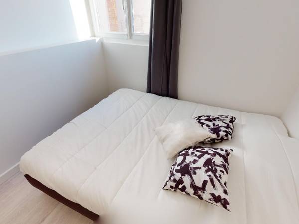 Colocation / Appartement 5 pièces de 75 m², Villeurbanne, Rue Francis de Pressensé / Photo 2
