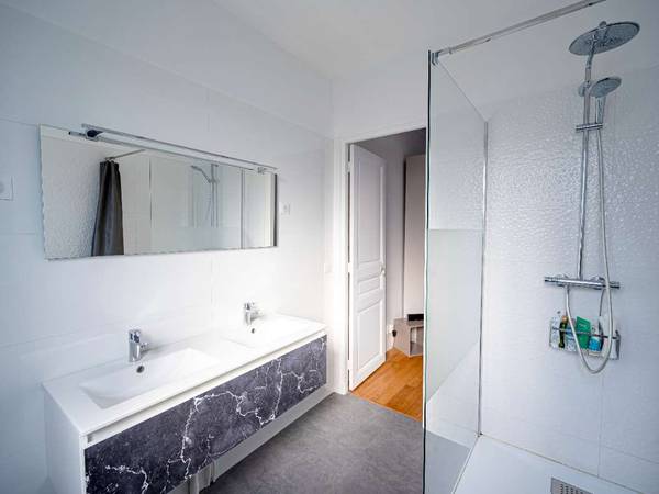Coliving / Maison 8 pièces de 160 m², Suresnes, Rue Gardenat Lapostol / Photo 2