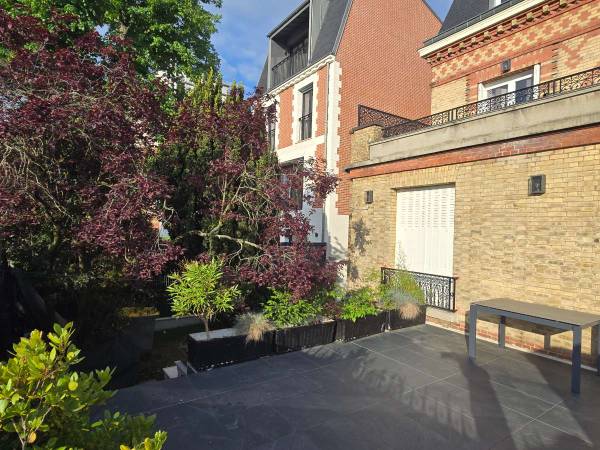Coliving / Maison 8 pièces de 160 m², Suresnes, Rue Gardenat Lapostol / Photo 7