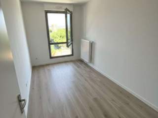 Colocation / Appartement 3 pièces de 59 m², Aubervilliers, Cours du Fort