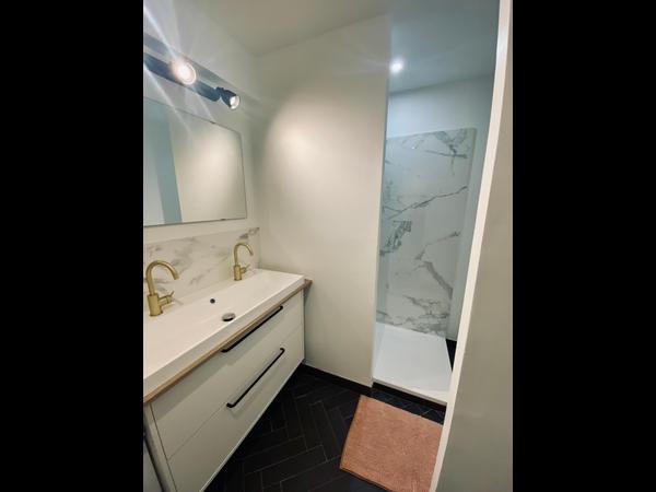 Colocation / Appartement 4 pièces de 80 m², Marseille, Avenue des chutes lavie / Photo 2