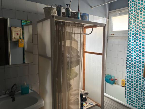 Homestay / 5-bedroom flat · 120 m², Marseille, Rue Capitaine Dessemond / Photo 11