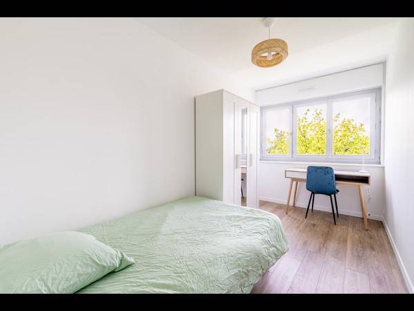 Colocation / Appartement 6 pièces de 110 m², Orvault, Avenue de la Morlière / Photo 2