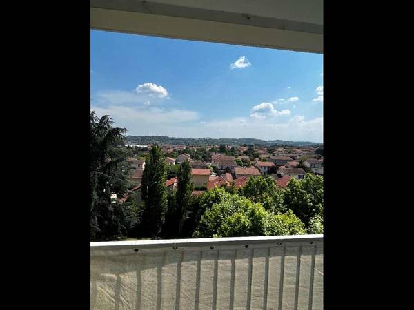 Colocation / Appartement 4 pièces de 80 m², Oullins-Pierre-Bénite / Photo 2