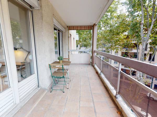 Colocation / Appartement 6 pièces de 96 m², Villeurbanne, Rue Lafontaine / Photo 2