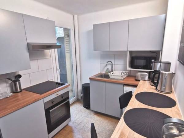 Colocation / Appartement 6 pièces de 81 m², Marseille, Boulevard Sakakini / Photo 2