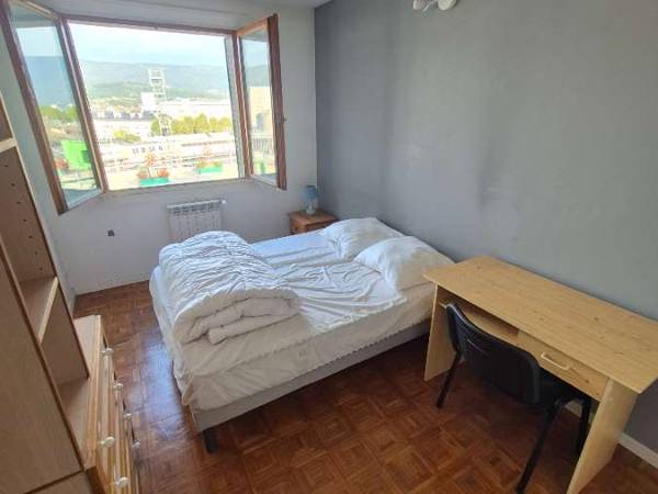Colocation / Appartement 5 pièces de 80 m², Chambéry, Faubourg Reclus / Photo 2