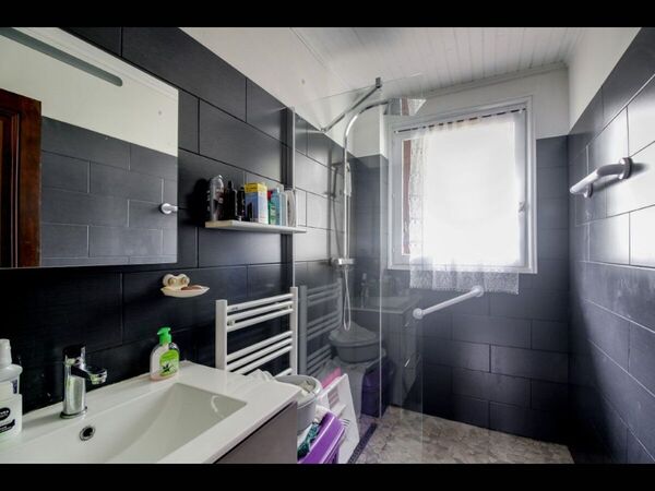 Colocation / Maison 6 pièces de 150 m², Saint-Denis, Rue David Siqueiros / Photo 2