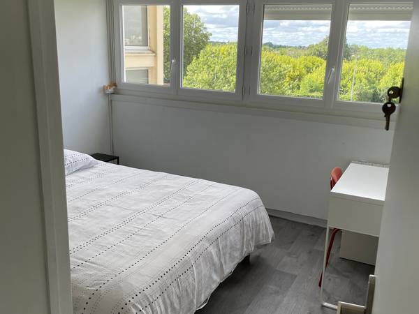 Colocation / Appartement 5 pièces de 68 m², Le Bouscat, Rue Edouard Branly / Photo 3