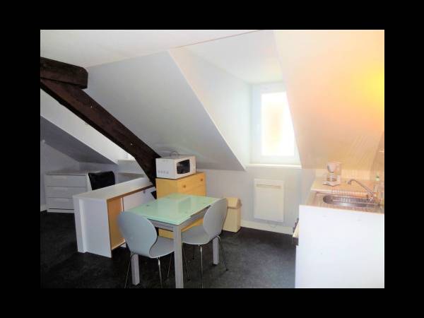 Location / Studio de 21 m², Vichy, 21 Rue Desbrest / Photo 2
