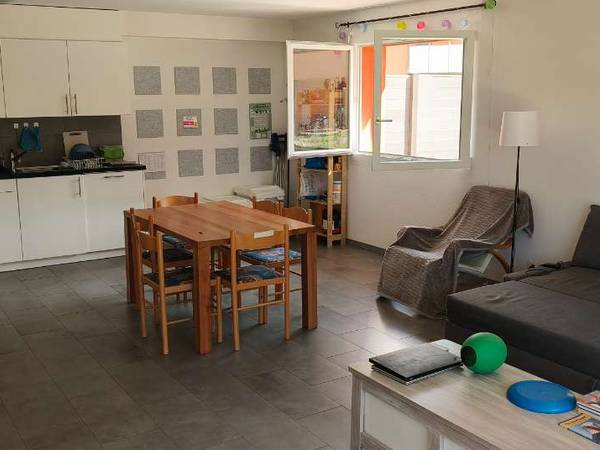 Colocation / Appartement 4 pièces de 110 m², Chavannes-près-Renens, Avenue de la Gare / Photo 2