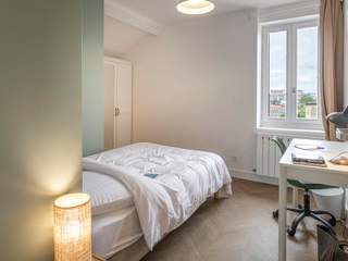 Colocation / 16 rooms house · 356 m², Bron, Rue des Roses