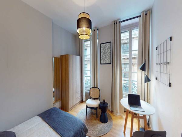 Colocation / Appartement 7 pièces de 150 m², Lyon, Rue du Président Édouard Herriot / Photo 2