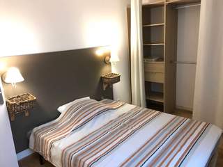 Room in a live-in landlord's home / 1 room apartment, Guyancourt